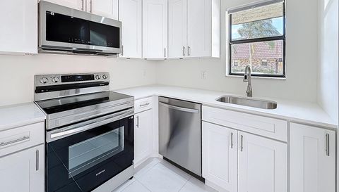 7496 Courtyard Run E