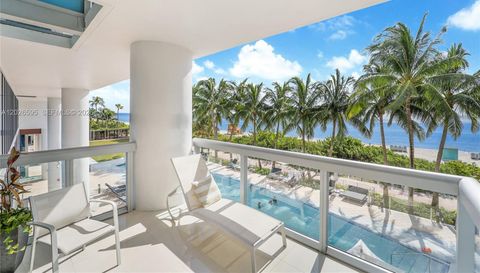 6899 Collins Ave