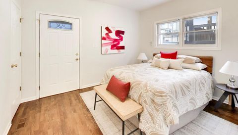 1359 W Hubbard Street