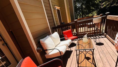1873 Sterling Oaks Cir NE