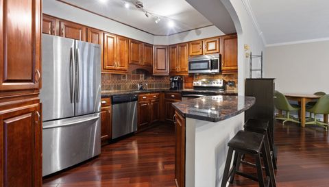 6118 N Sheridan Road