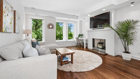 317 W WEBSTER Avenue