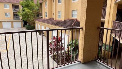 771 N Pine Island Rd