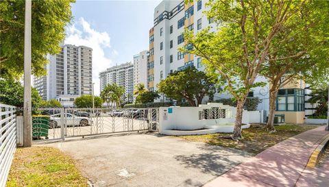 2421 Lake Pancoast Dr