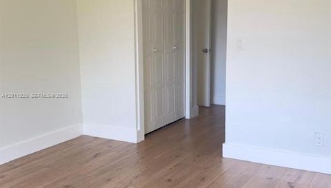325 Lakeview Dr