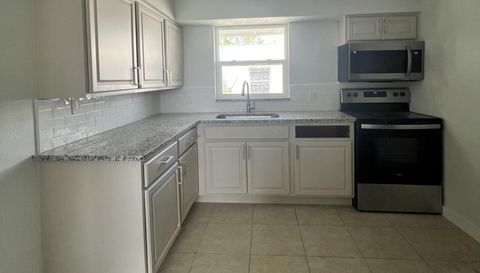 744 Lemon Ave