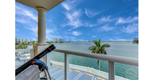 1625 KENNEDY CSWY North Bay Village