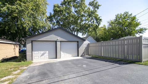 1002 Warner Avenue