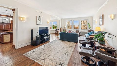 5555 N Sheridan Road