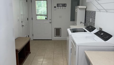 104 Bottom Dr