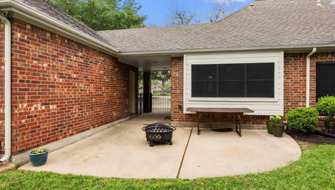 5210 Weston Dr