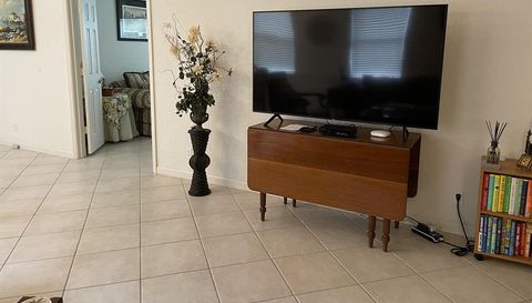 6037 Rossmoor Lakes Court