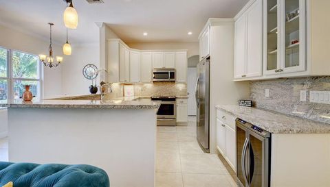 376 Forest Hill Boulevard