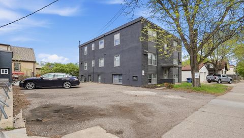 3606 E 34th Street