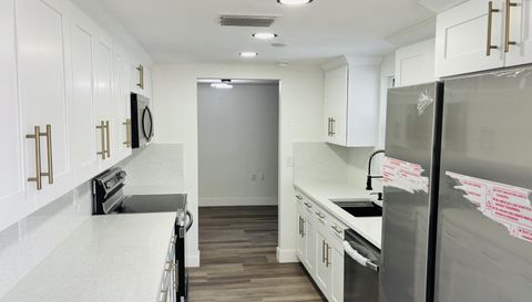 1346 Chancellor Dr