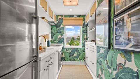 455 Australian Avenue