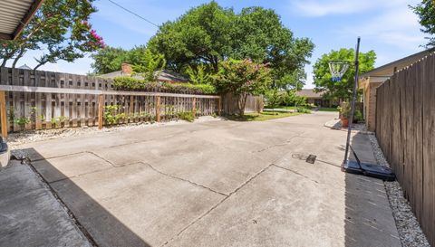 1201 Rockmoor Dr
