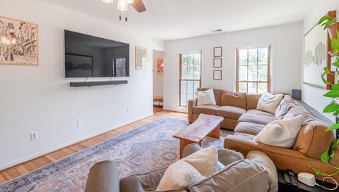 12328 Sandringham Pl