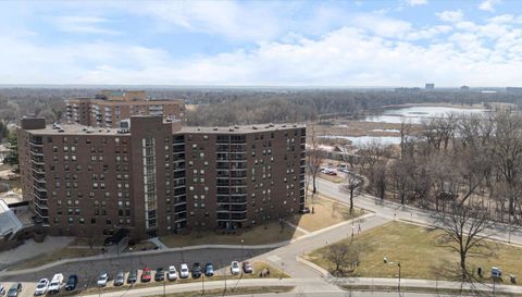 6615 Lake Shore Drive S