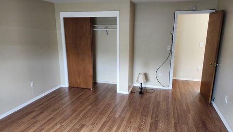 438 Blackstone Vlg