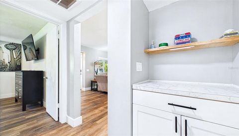 101 N MERCURY AVENUE