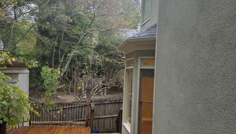 2030 Lenox Cove Cir NE