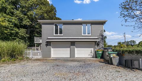 272 Canterbury Dr