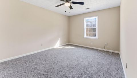 2653 Laurel Woods Ln SE