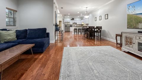 254 Valencia Cir