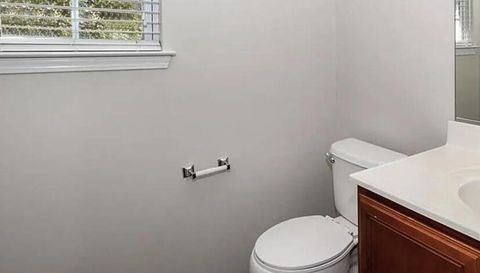 1212 Oakdale Commons Ct