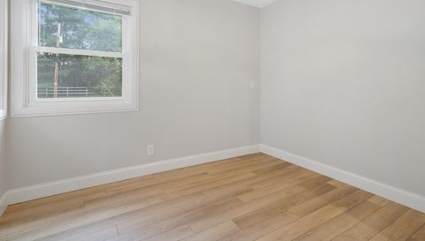 2454 221st Avenue NE