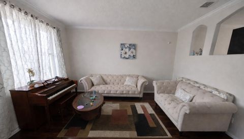 8044 Canyon Lake Cir