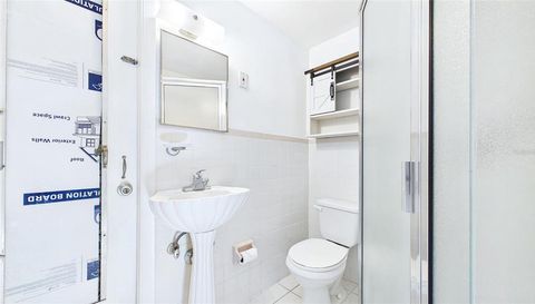 101 N MERCURY AVENUE