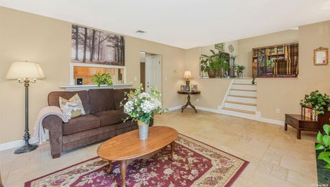 3 Yarmouth Ln