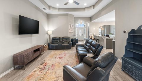 3913 Woodhouse LN