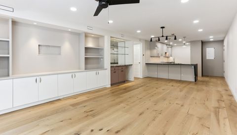 100 Edgewater Dr APT 142