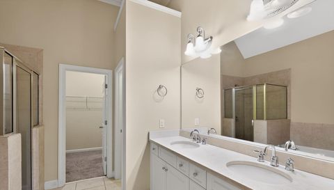 2979 Gateland Square