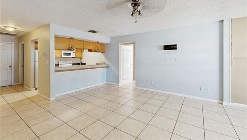 117 N MERCURY AVENUE