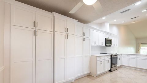 12235 SW KINGSWAY CIRCLE