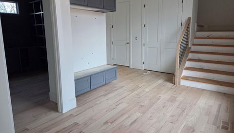 7048 Nichols Cove Dr