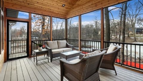 10149 Upper 196th Way W