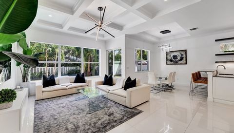 500 Ne Wavecrest Way