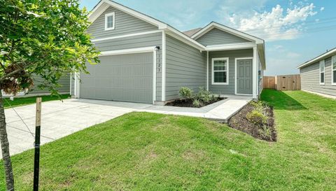 1123 Catfish LN
