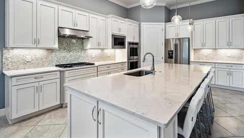825 SEASCAPE PLACE