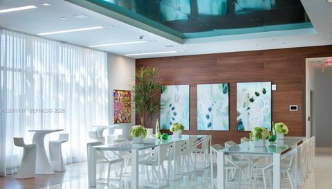 300 Sunny Isles Blvd