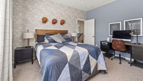 1113 FIELDSTONE CIRCLE
