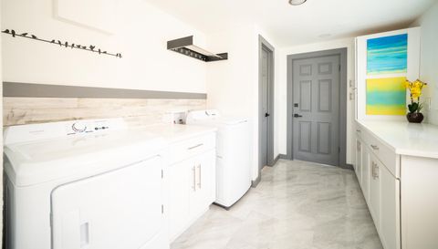 166 Bayside Dr