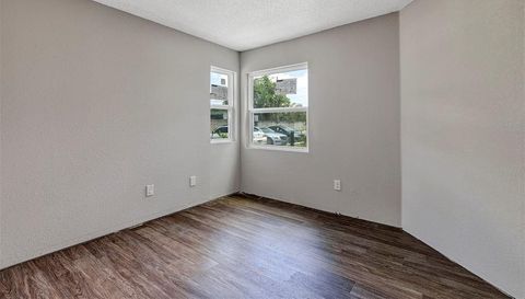 2524 WOODGATE BOULEVARD