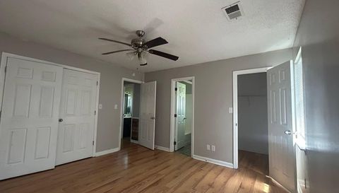 132 Pineview St