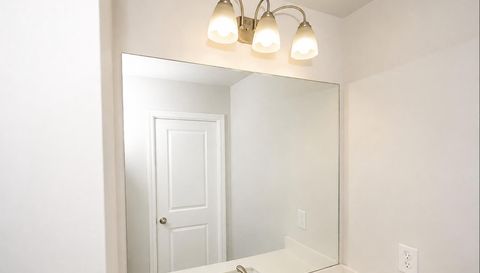 1287 Park Center Cir